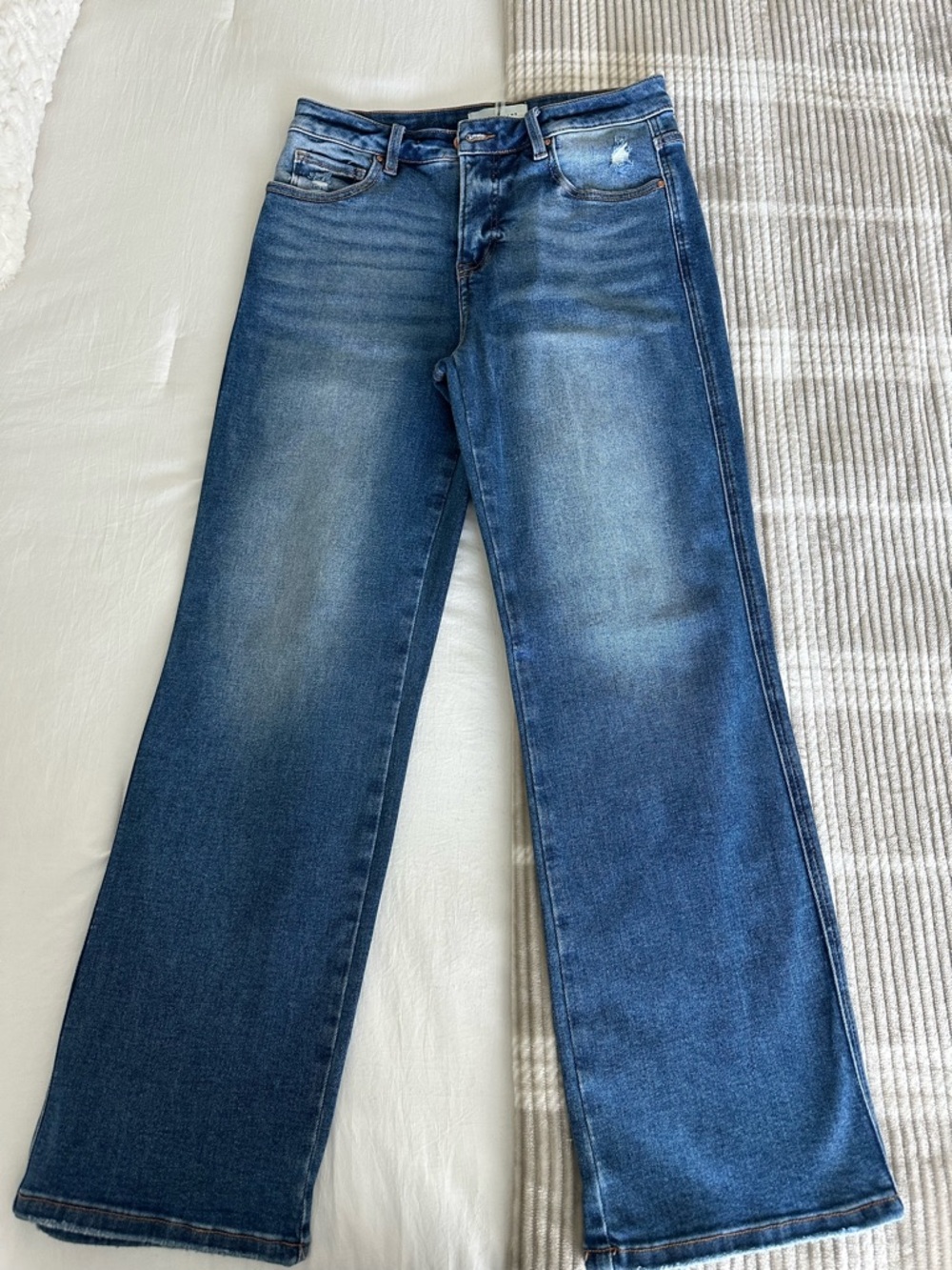 Classic Women's Straight-Leg Jeans in Deep Blue Wash